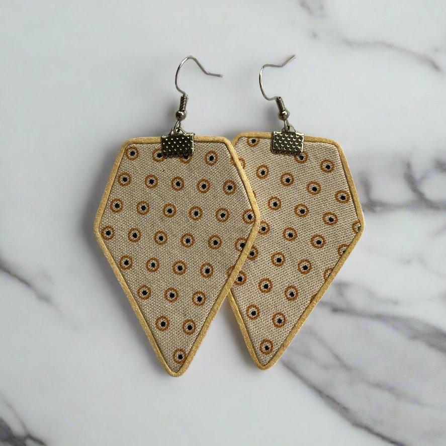 Seshoeshoe Hanging Earrings in Cream