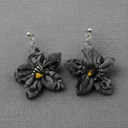 Seshoeshoe Flower Earrings - Pearls4Girls