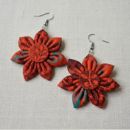 Red and Green Seshoeshoe Flower Earrings - Pearls4Girls