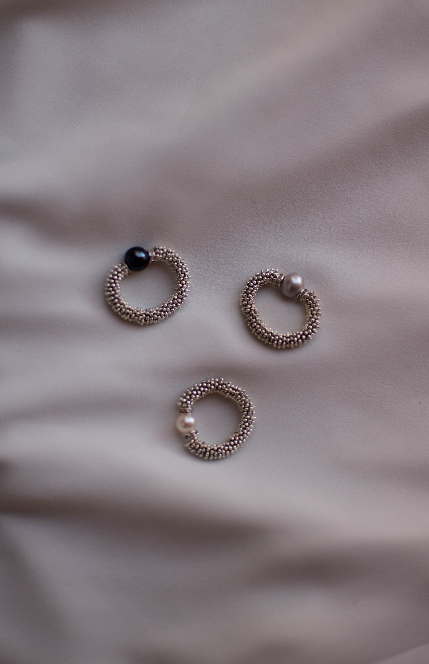 Stretchy Black Pearl Ring - Pearls4Girls