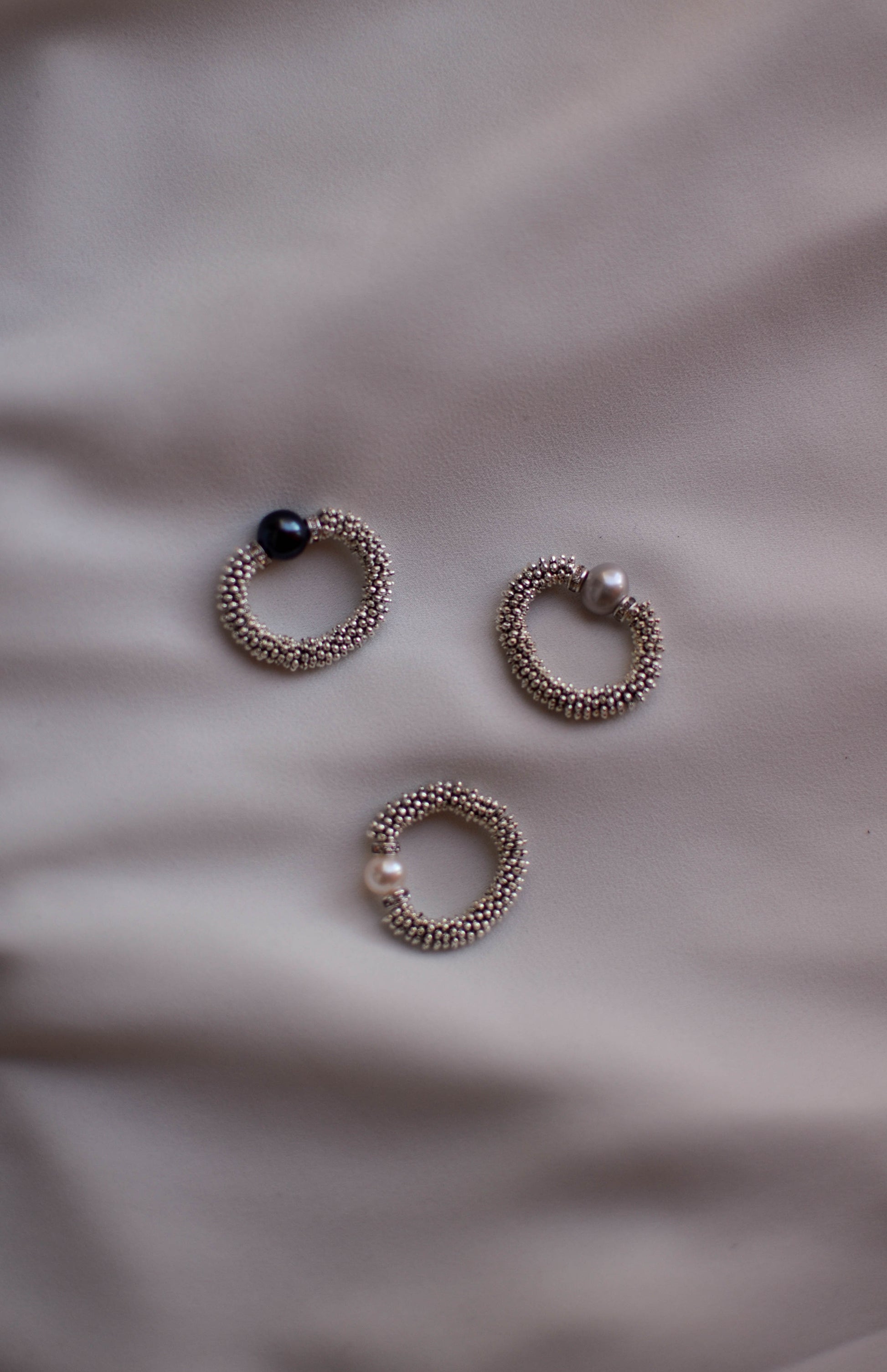 Stretchy Black Pearl Ring - Pearls4Girls