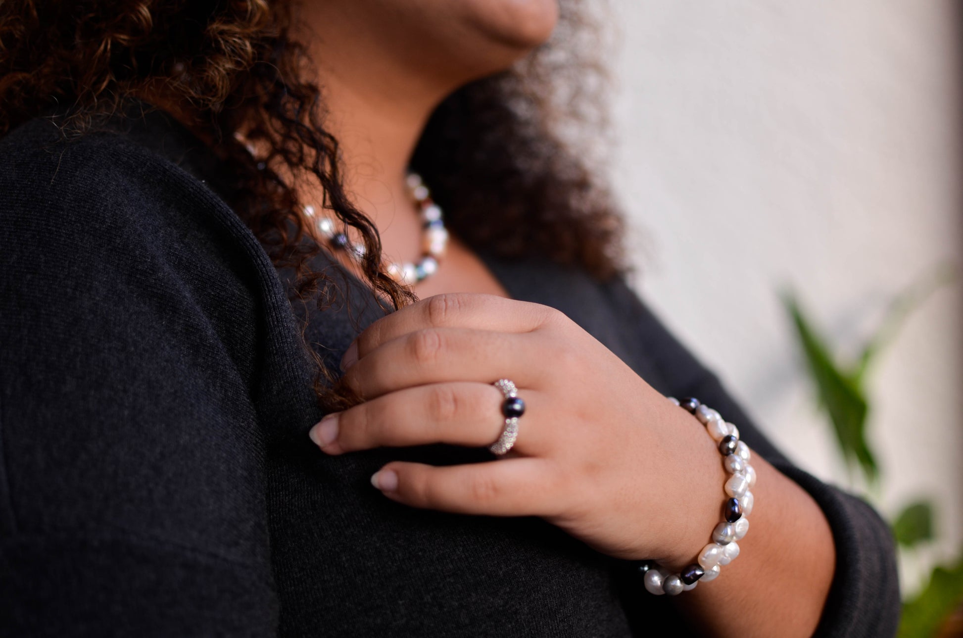 Stretchy Black Pearl Ring - Pearls4Girls
